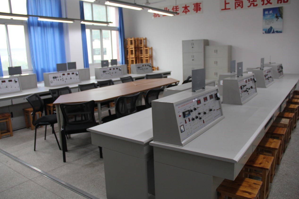 傳感器與電子測量實訓(xùn)室